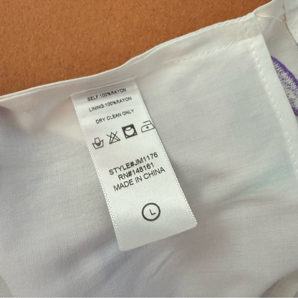 J.Marie nwt size large Embroidered Box-Pattern Tunic Top in White - Picture 7 of 8